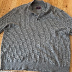 UNTUCKit Light Gray Cashmere Sweater excellent condition